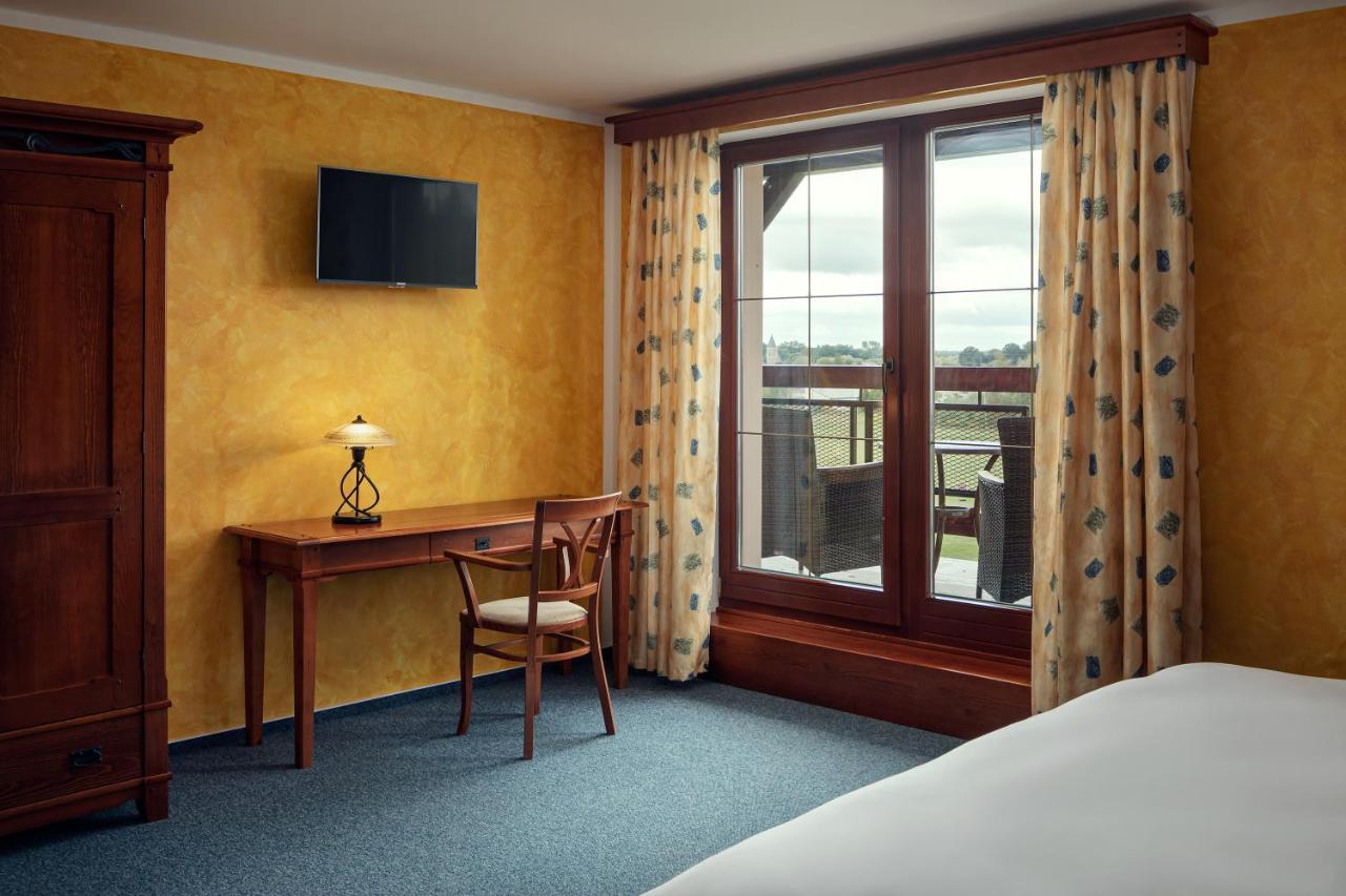 Golf&spa Kunětická Hora Hotel 4*