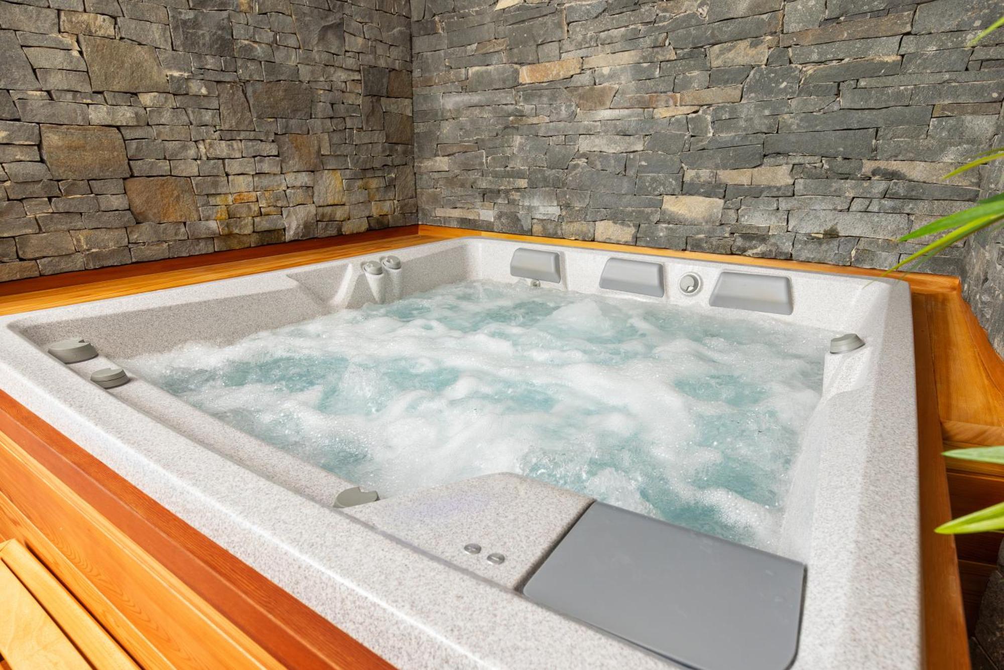 Hotel Golf&spa Kunětická Hora 4*